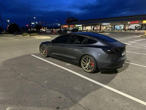 2023 Tesla Model 3 Performance