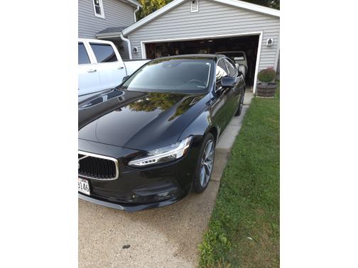 2018 Volvo S90 T6 Momentum