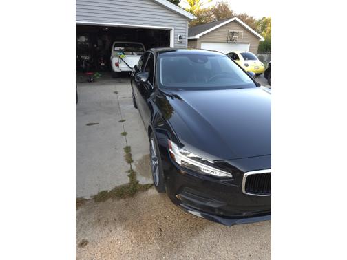 2018 Volvo S90 T6 Momentum