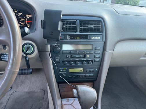White 1997 Lexus ES 300 Base