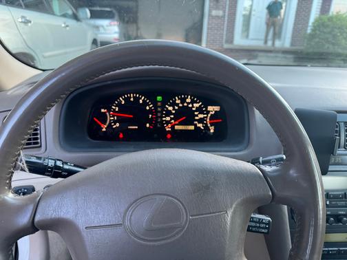 White 1997 Lexus ES 300 Base
