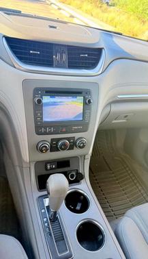 White 2013 Chevrolet Traverse LS