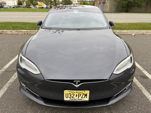 Gray 2018 Tesla Model S 75D