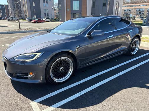 Gray 2018 Tesla Model S 75D