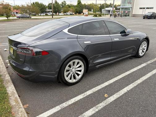 Gray 2018 Tesla Model S 75D