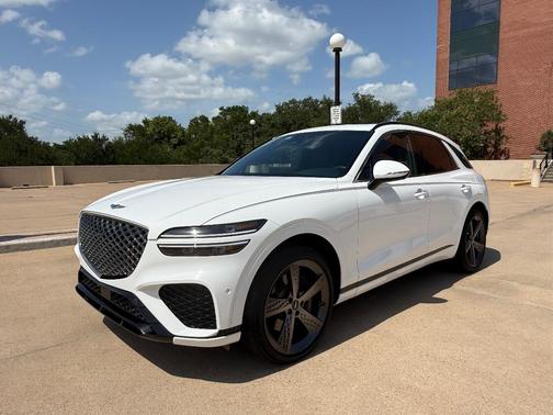 White 2023 Genesis GV70 2.5T