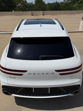 White 2023 Genesis GV70 2.5T