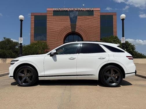 White 2023 Genesis GV70 2.5T