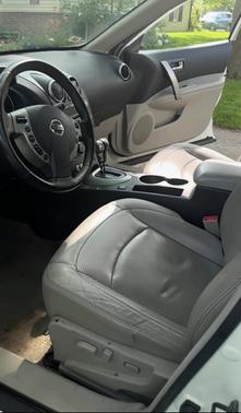 White 2010 Nissan Rogue SL