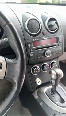 White 2010 Nissan Rogue SL