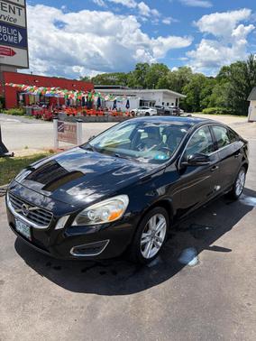 Black 2012 Volvo S60 T5
