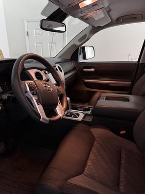 Gray 2018 Toyota Tundra SR5