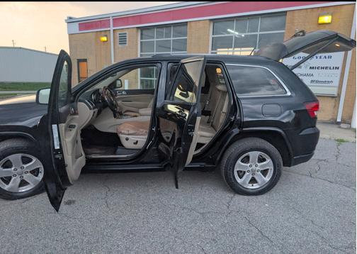 Black 2011 Jeep Grand Cherokee Limited