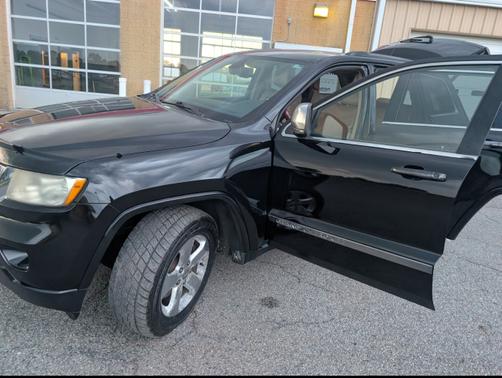 Black 2011 Jeep Grand Cherokee Limited