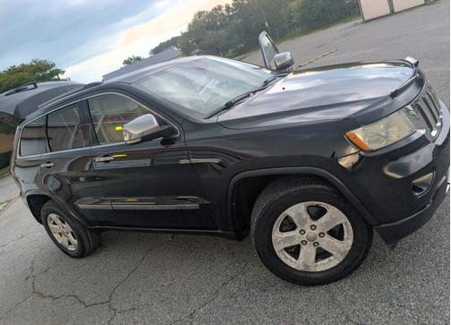 Black 2011 Jeep Grand Cherokee Limited