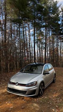 2015 Volkswagen Golf GTI 2.0T SE 4-Door