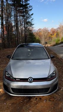 2015 Volkswagen Golf GTI 2.0T SE 4-Door