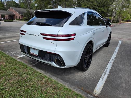 White 2022 Genesis GV70 2.5T