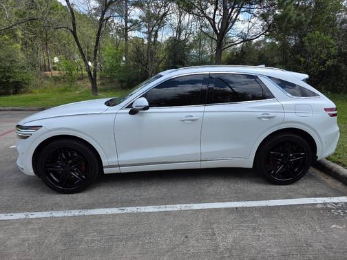 White 2022 Genesis GV70 2.5T