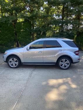 Silver 2009 Mercedes-Benz M-Class ML 350 4MATIC