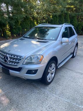 Silver 2009 Mercedes-Benz M-Class ML 350 4MATIC