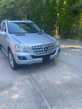 Silver 2009 Mercedes-Benz M-Class ML 350 4MATIC