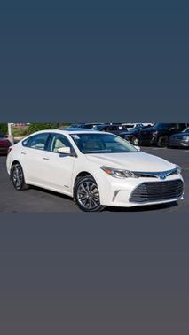 White 2016 Toyota Avalon XLE