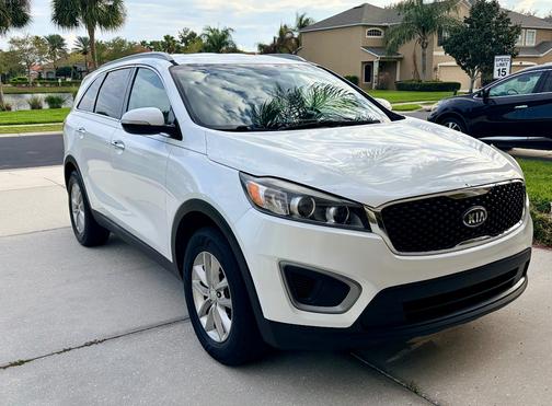 2016 Kia Sorento LX