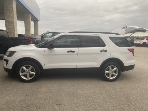 White 2018 Ford Explorer Base