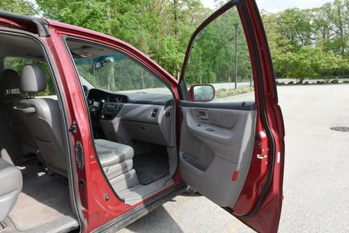 Red 2003 Honda Odyssey EX-L