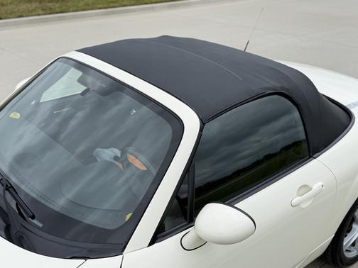 White 2006 Mazda MX-5 Miata Base