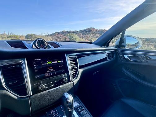 White 2017 Porsche Macan Macan S