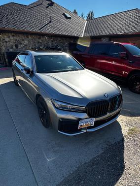 Gray 2020 BMW 750 i xDrive