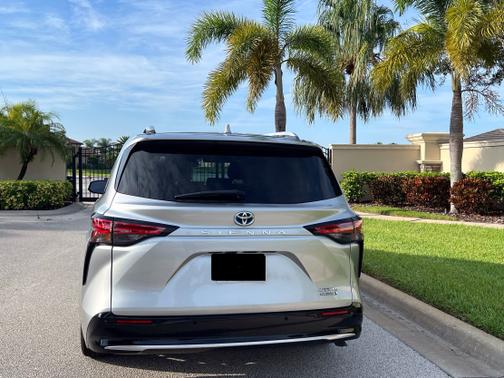 2022 Toyota Sienna Limited