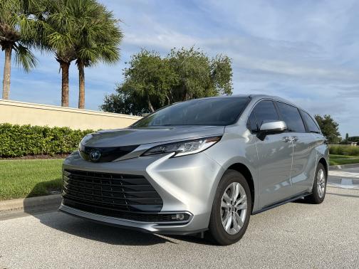 2022 Toyota Sienna Limited