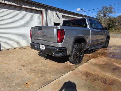 2023 GMC Sierra 1500 AT4X