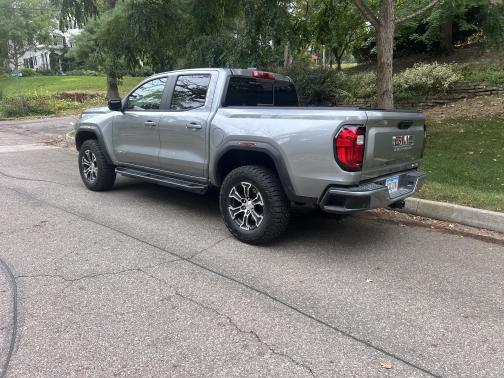 2023 GMC Canyon AT4