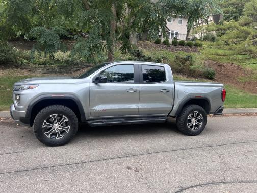 2023 GMC Canyon AT4