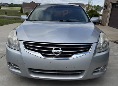 Silver 2010 Nissan Altima 2.5 S