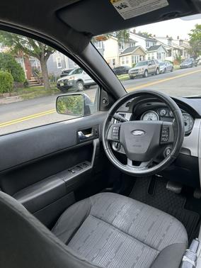Silver 2008 Ford Focus SE