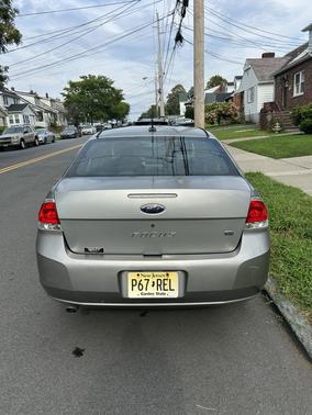 Silver 2008 Ford Focus SE
