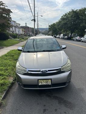 Silver 2008 Ford Focus SE