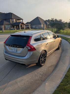 2016 Volvo V60 T5 Drive-E Platinum