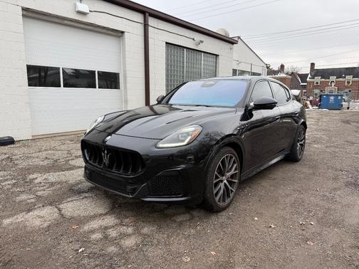 Black 2023 Maserati Grecale Trofeo