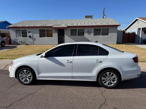 White 2016 Volkswagen Jetta 1.4T SE