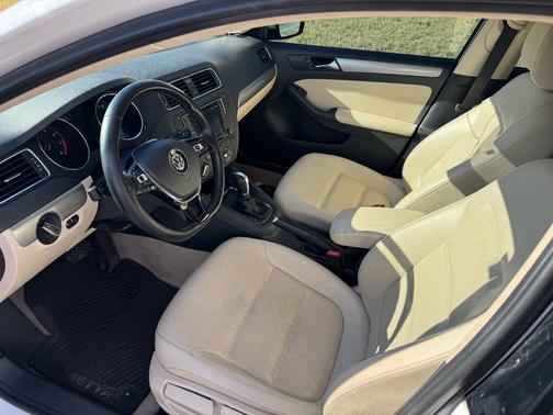 White 2016 Volkswagen Jetta 1.4T SE