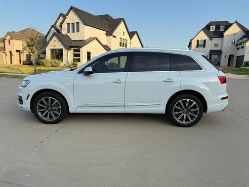 White 2019 Audi Q7 55 Prestige