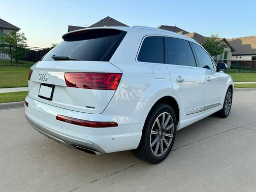 White 2019 Audi Q7 55 Prestige