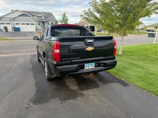 Black 2013 Chevrolet Avalanche LTZ