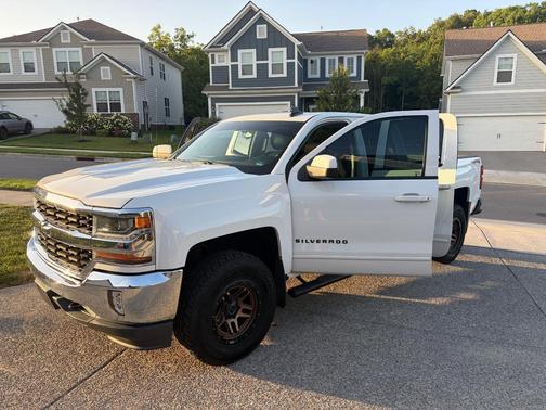 White 2016 Chevrolet Silverado 1500 1LT